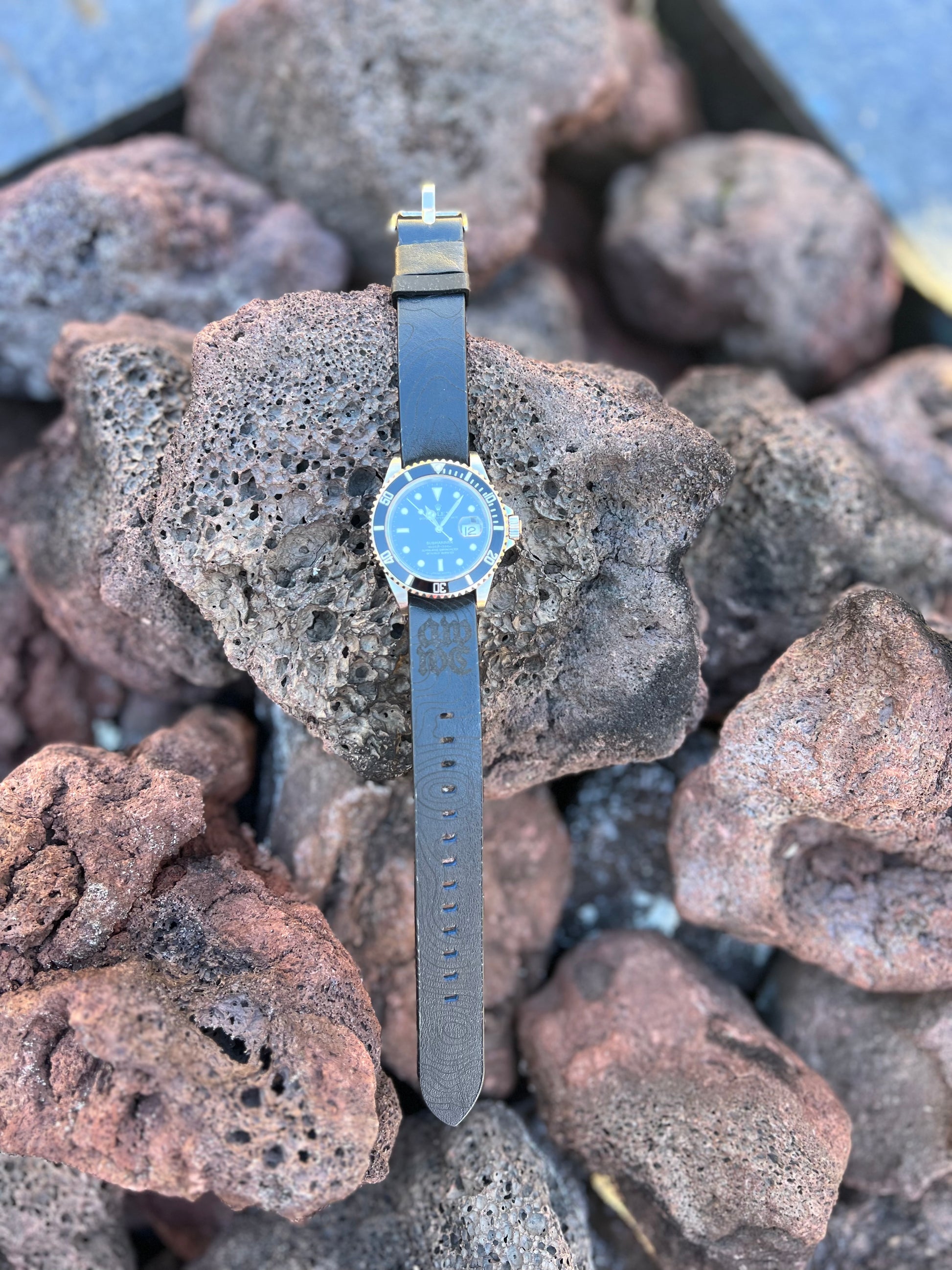 AWWC Topo “Noir” Leather NATO style Strap